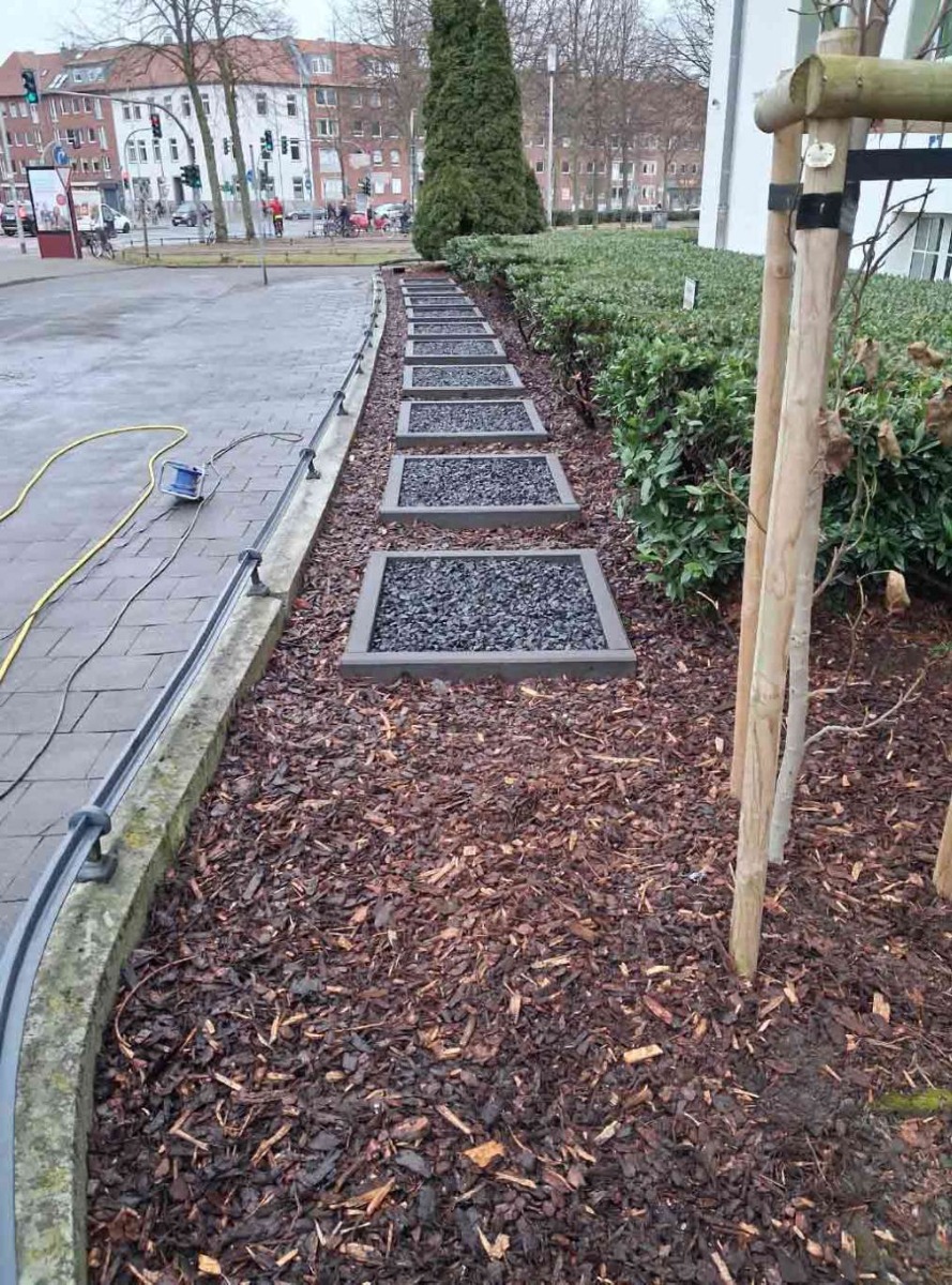 Sonderkonstruktion Fahnenmasten Montage inkl. Fundament und Beleuchtung 4