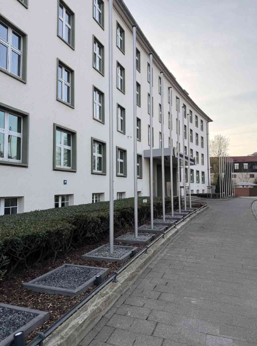 Sonderkonstruktion Fahnenmasten Montage inkl. Fundament und Beleuchtung 6