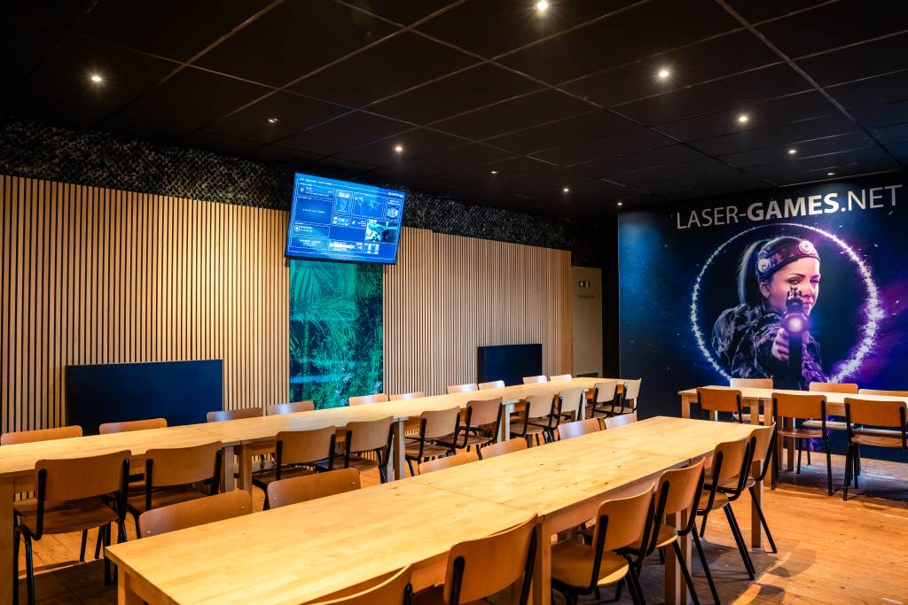 Sonderkonstruktion Laden Innen- und Außeneinrichtung 1