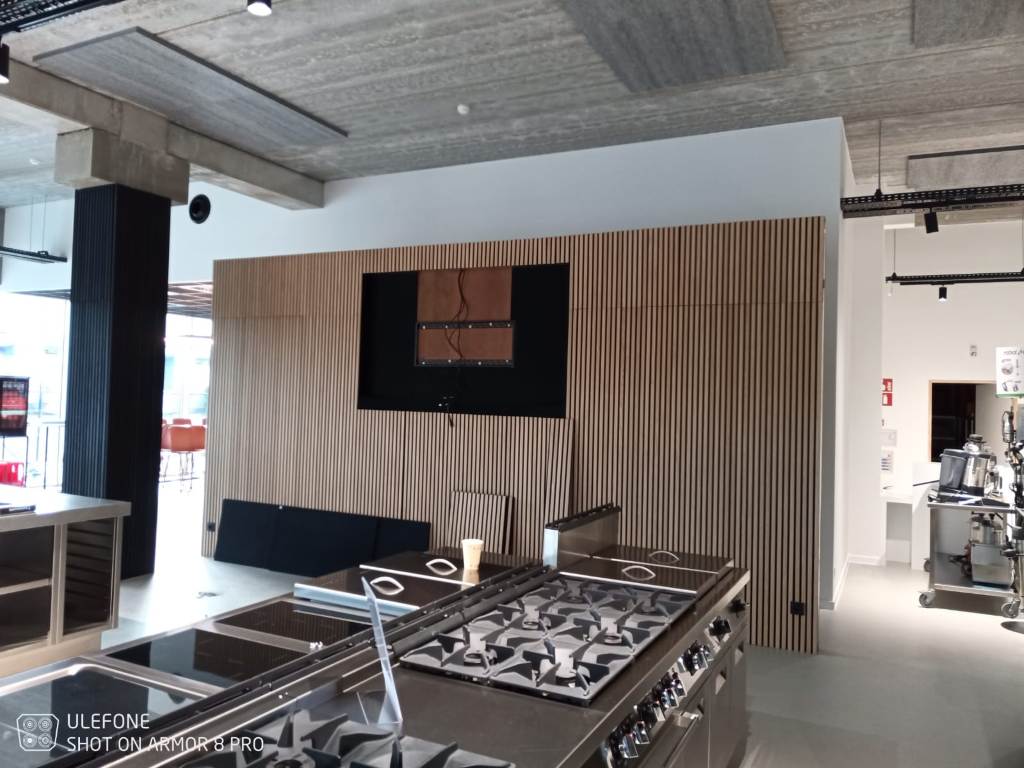 Sonderkonstruktion und Verkleidung im Innenraum 2