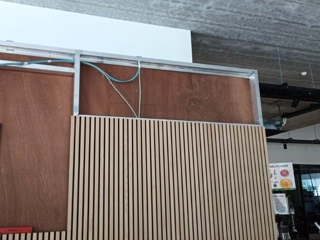 Sonderkonstruktion und Verkleidung im Innenraum 3