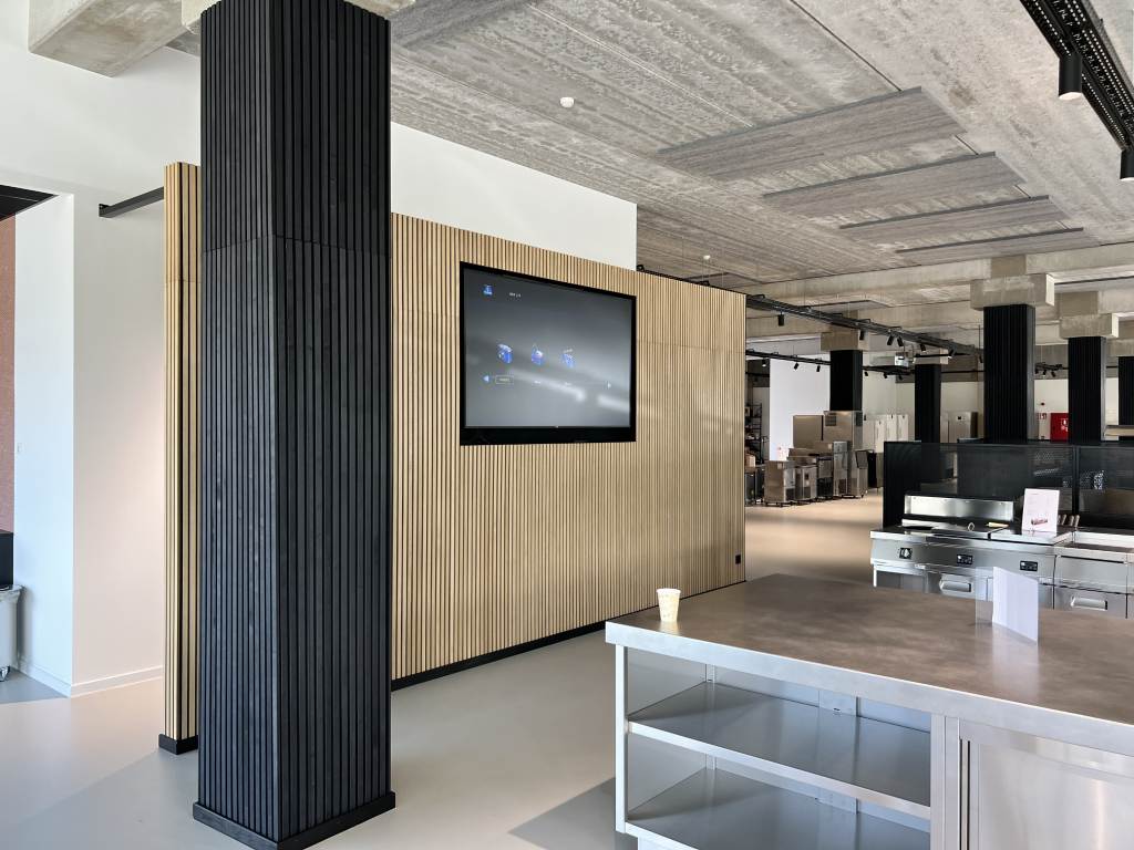 Sonderkonstruktion und Verkleidung im Innenraum 5