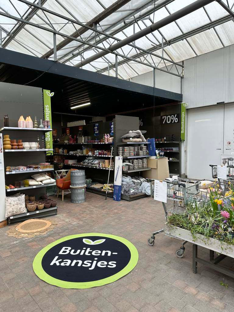 Sonderkonstruktion Baumarkt Inneneinrichtung und Dekoration 1