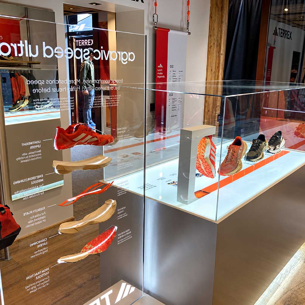 Hochwertige Produktpräsentation Verkaufspräsenter & Displays nach Maß - Hochwertige Produktpräsentation
