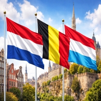 Die Fahnen des Benelux: Niederlande, Belgien, Luxemburg