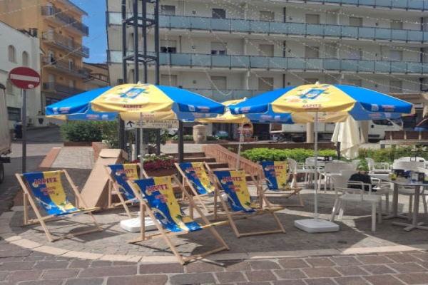 Der Sommer kommt – Zeit für Ihren individuell bedruckten Sonnenschirm